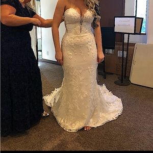 Wedding dress, worn one. Size 6. Very comfortable